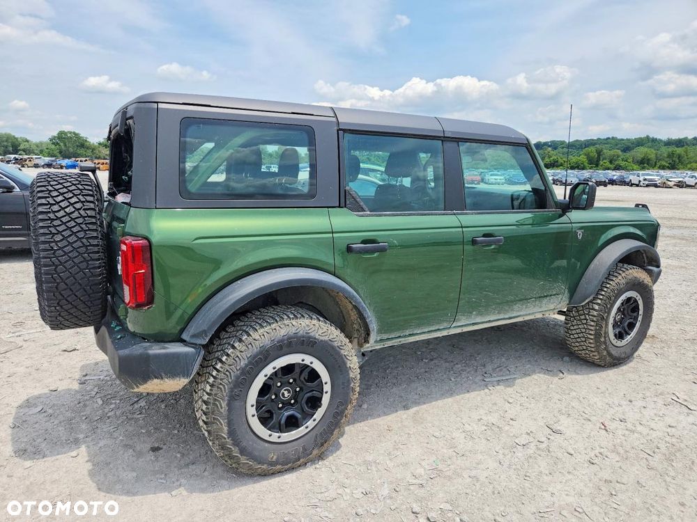 Ford Bronco - 4