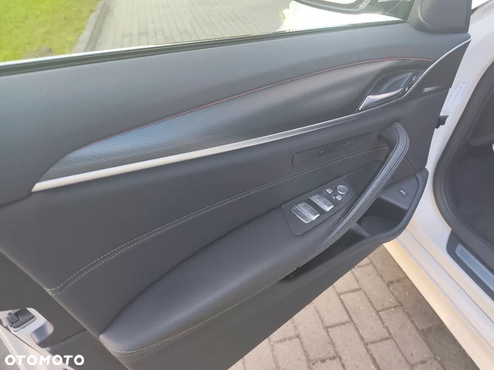 BMW Seria 5 520d xDrive Sport - 12