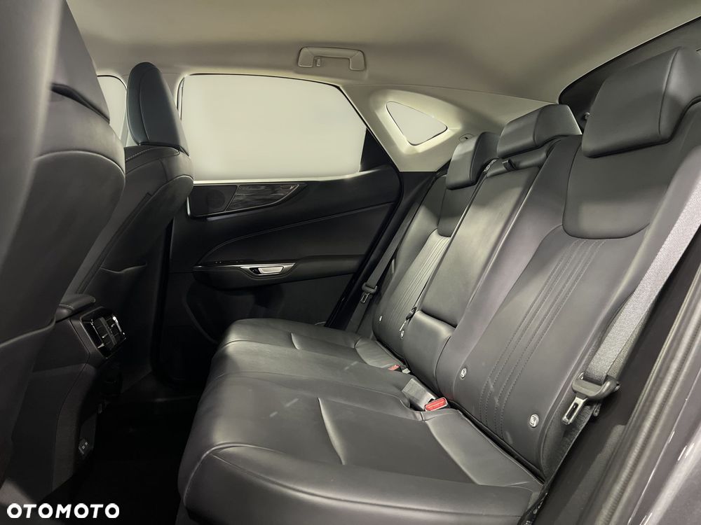 Lexus NX 350h Business AWD - 17