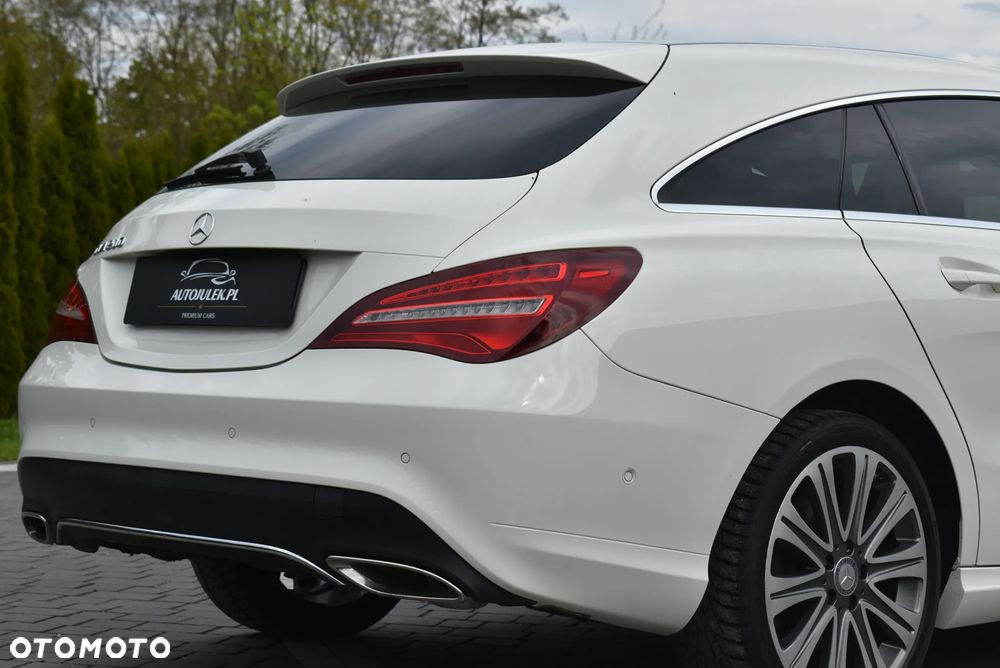 Mercedes-Benz CLA 200 7G-DCT UrbanStyle Edition - 25