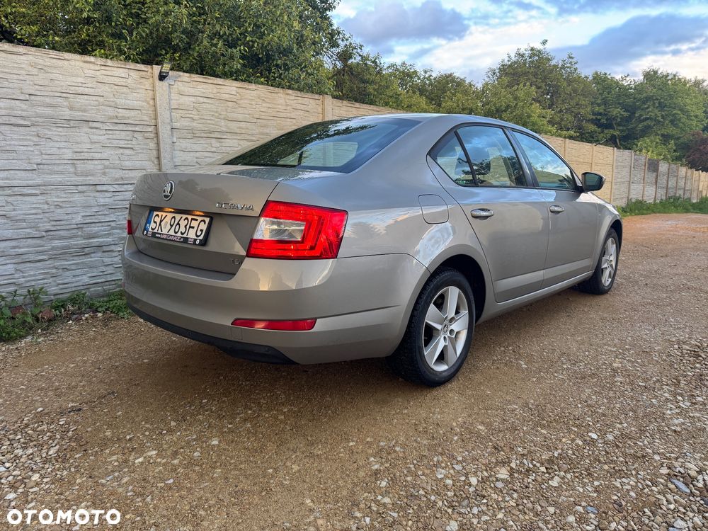 Skoda RAPID 1.2 TSI Ambition - 4
