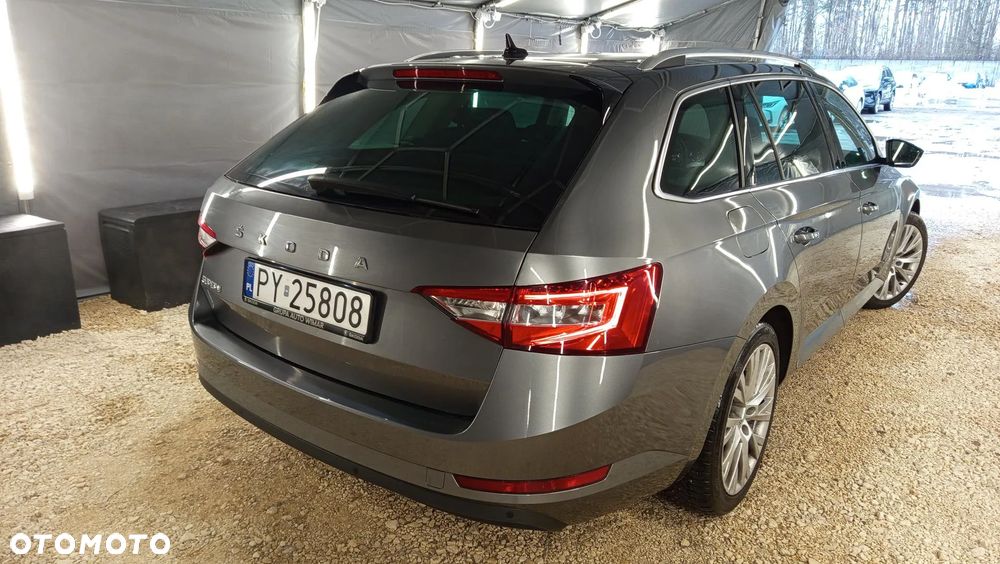 Skoda Superb 1.5 TSI Ambition DSG - 9