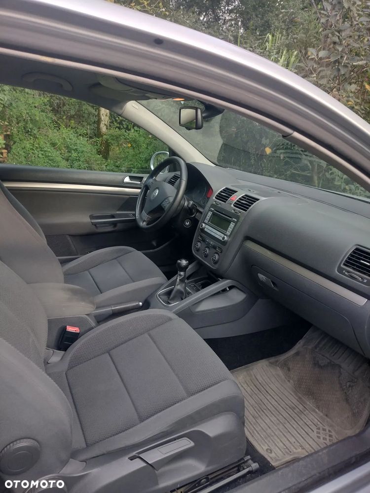 Volkswagen Golf - 5