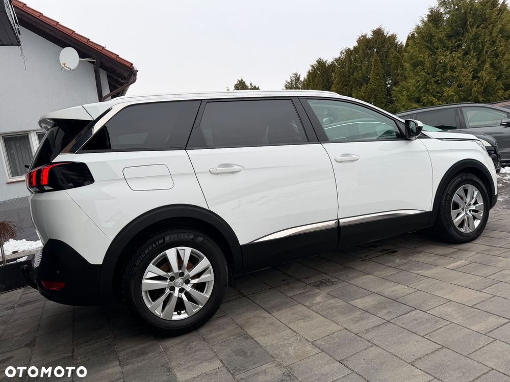 Peugeot 5008 - 8