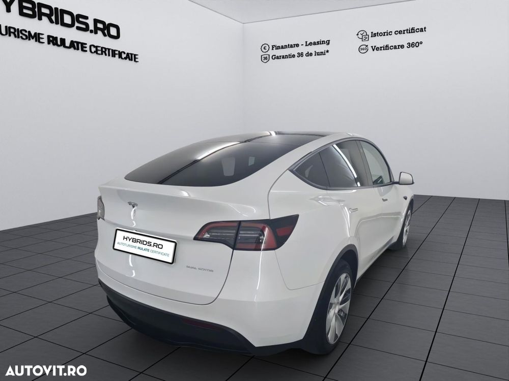 Tesla Model Y - 6