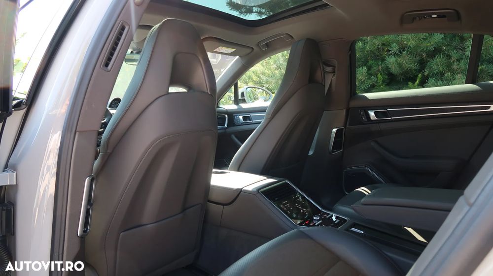 Porsche Panamera 4 E-Hybrid Platinum Edition - 17