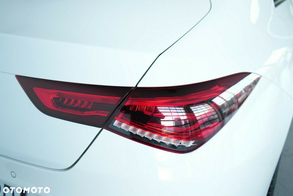Mercedes-Benz CLA 200 Progressive 7G-DCT - 24
