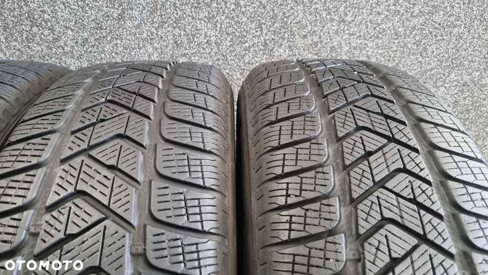Opony Zimowe Pirelli Scorpion Winter 215/65/17 99H  4szt. - 3