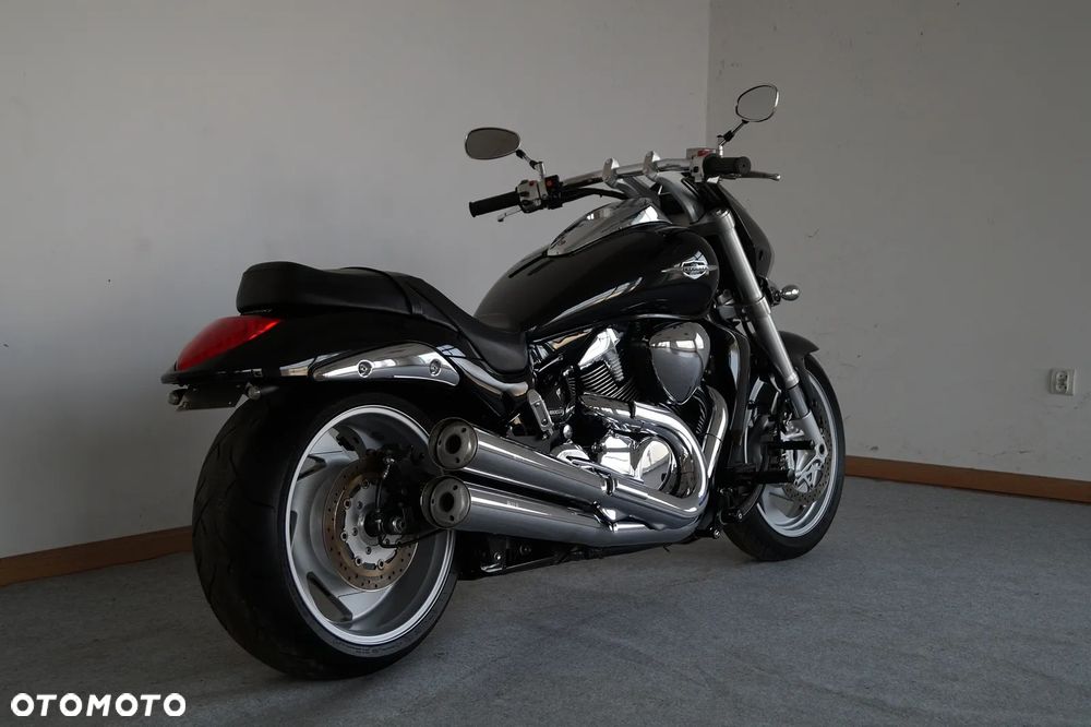 Suzuki Intruder - 7