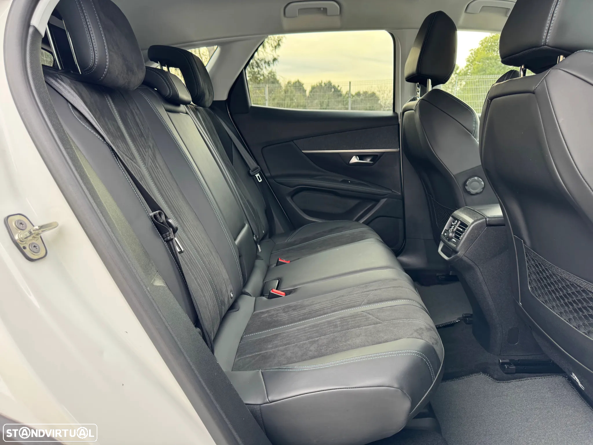 Peugeot 3008 PureTech 130 Stop & Start Crossway - 36