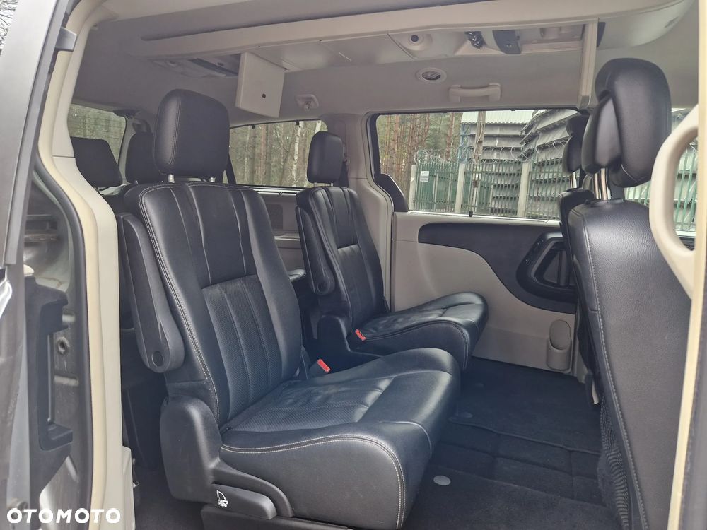 Chrysler Town & Country 3.6 Touring - 13