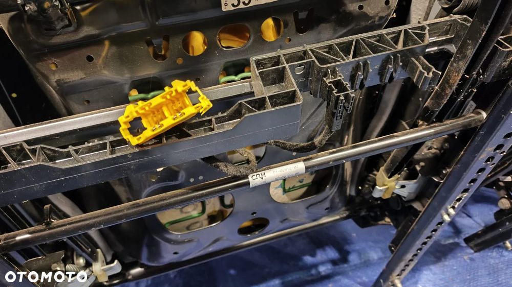 FOTEL LEWY PRAWY PRZÓD MATERIAŁ MATERIAŁOWY ZAGŁÓWEK OSŁONA PODUSZKA AIRBAG KANAPA PÓŁ SKÓRA PÓŁSKÓRA OPARCIE SIEDZISKO MERCEDES W204 SEDAN - 9