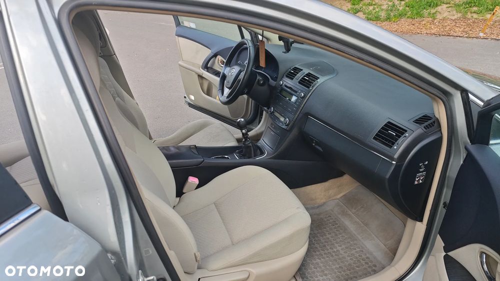 Toyota Avensis - 7