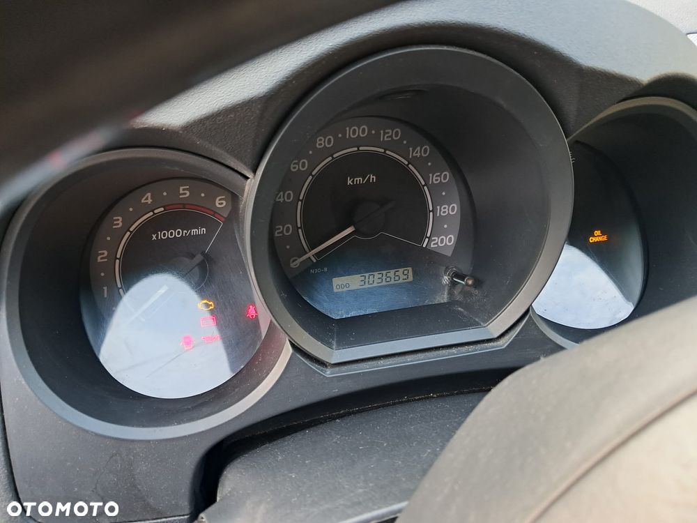 Toyota Hilux 2.5 D-4D SR5 - 8