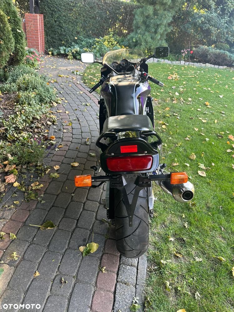 Suzuki GSX-R - 22