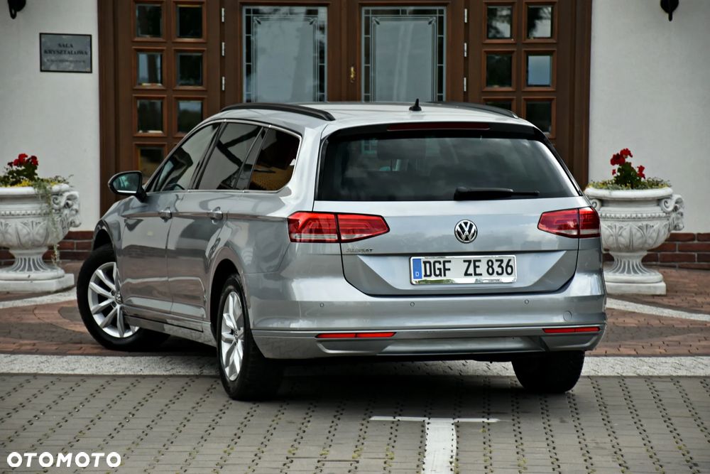 Volkswagen Passat 2.0 TDI SCR DSG Comfortline - 14