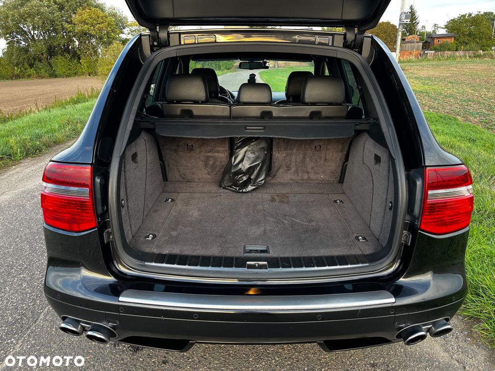 Porsche Cayenne - 21