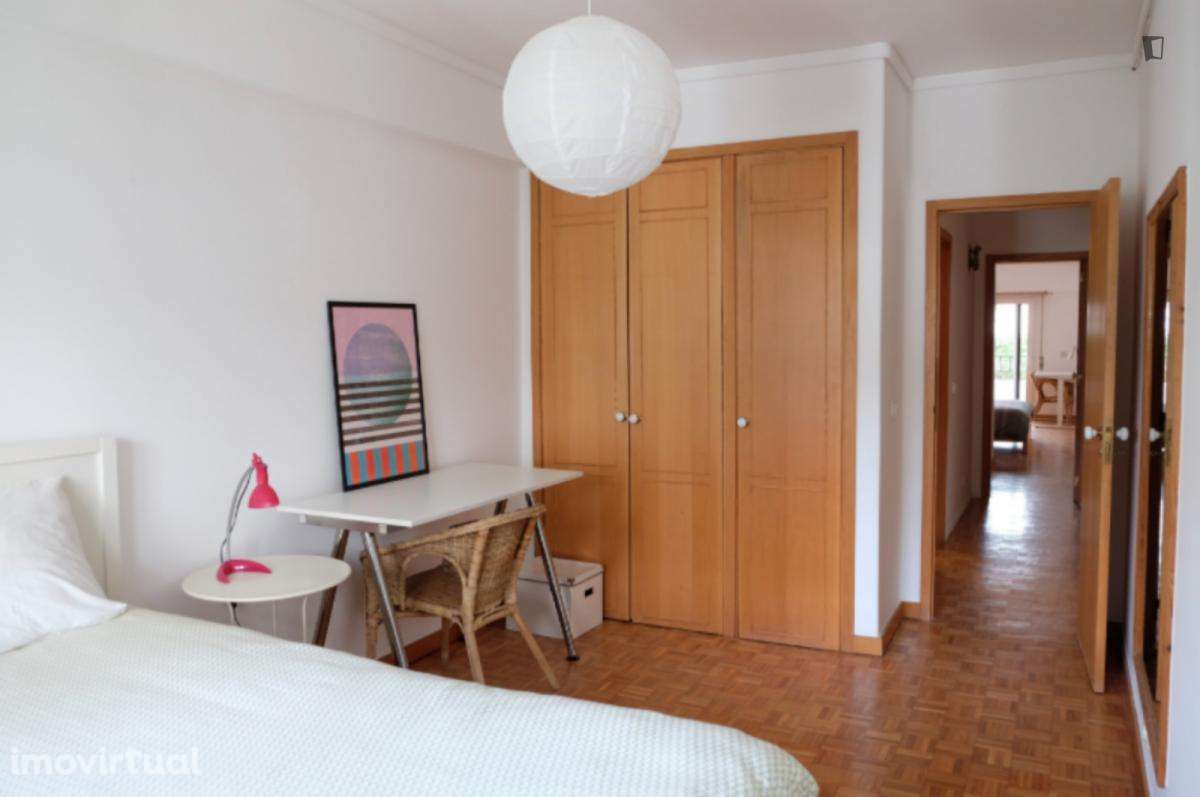 Quarto - localizado em Carcavelos Lisbon - Grande imagem: 5/18