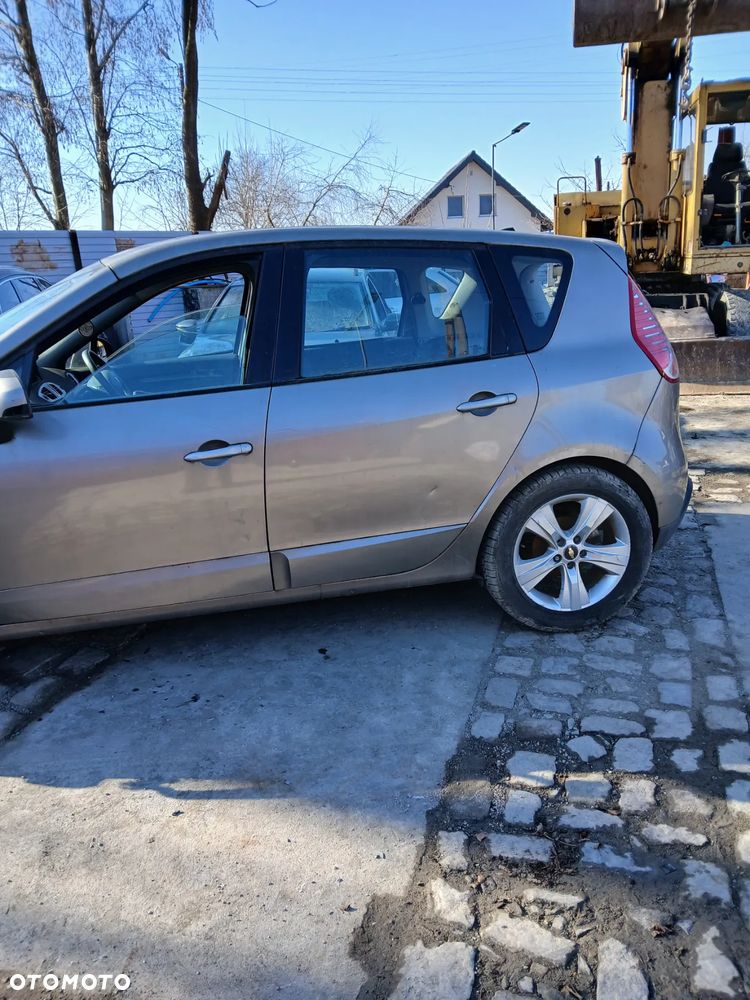 Renault scenic 3 drzwi błotnik - 3