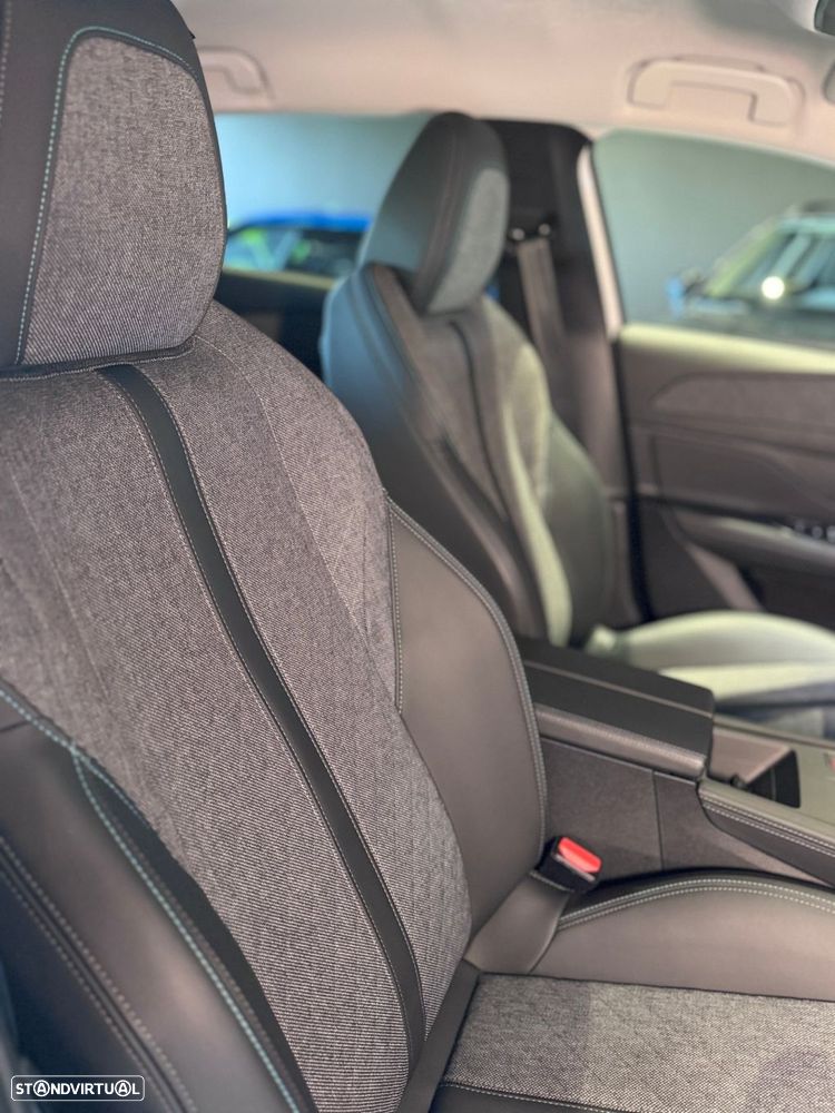 Peugeot 408 1.2 PureTech Allure Pack EAT8 - 36