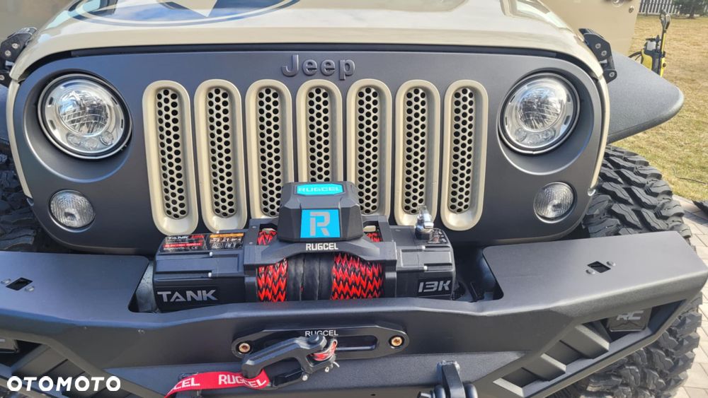 Jeep Wrangler - 8