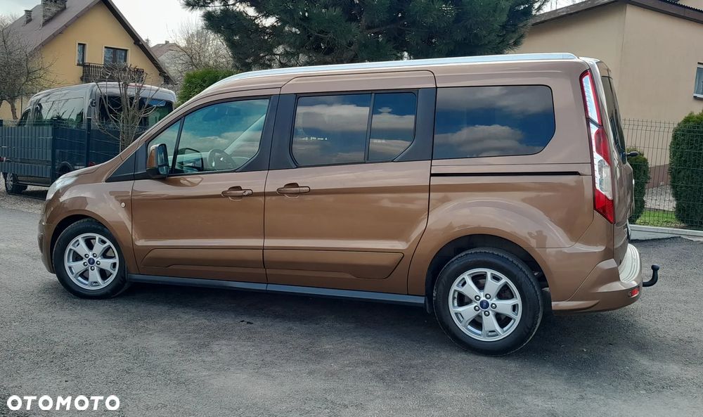 Ford Tourneo Connect Grand - 22