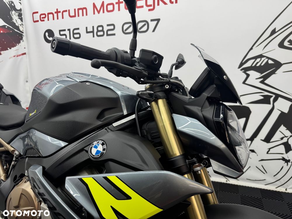 BMW S - 24