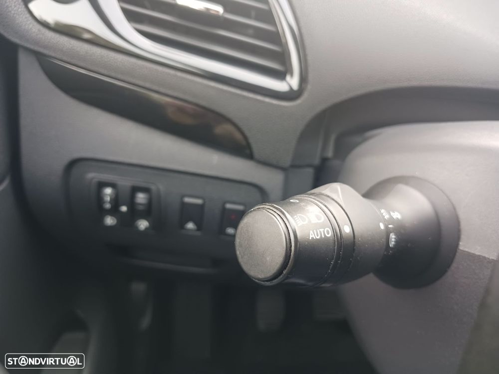 Renault Scénic 1.5 dCi Sport SS - 26