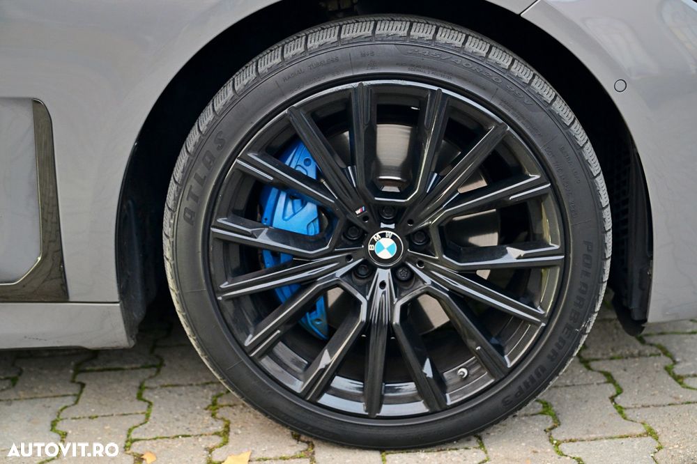 BMW Seria 7 745e - 11