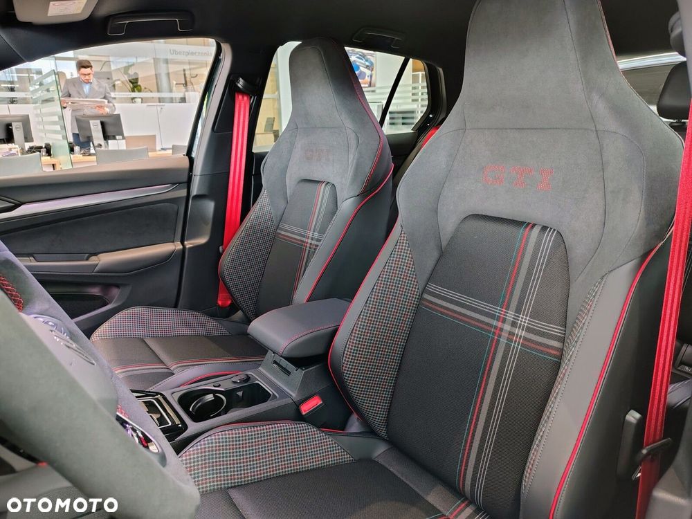 Volkswagen Golf - 19