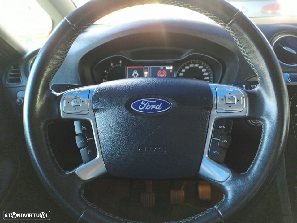 Ford S-Max 2.0 TDCi Titanium 7L 143g - 31