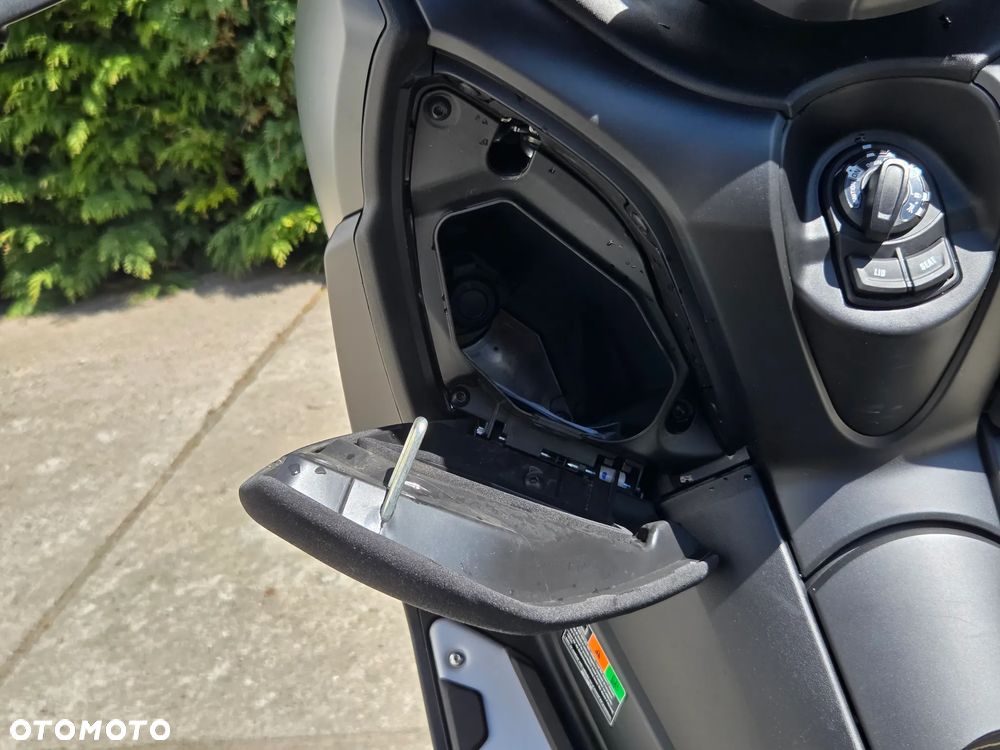 Yamaha X-max - 22