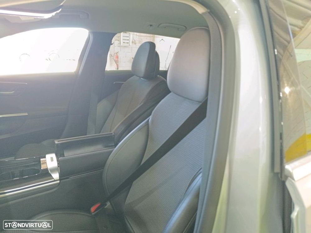 Mercedes-Benz C 300 e - 6