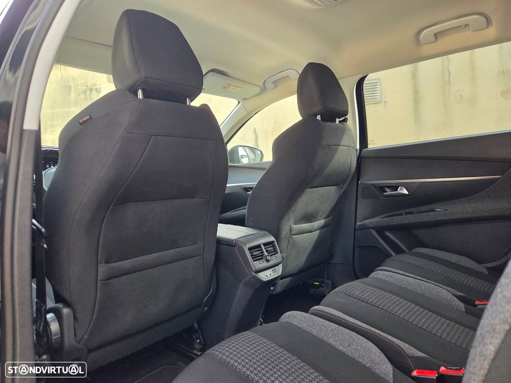 Peugeot 5008 - 32