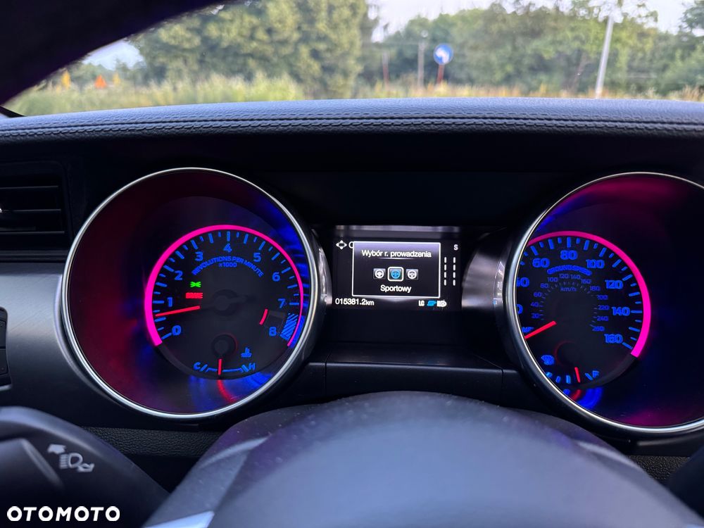 Ford Mustang 5.0 V8 GT - 11