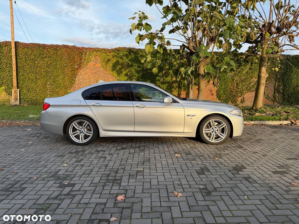 BMW Seria 5 525d xDrive - 12