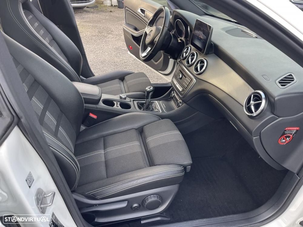 Mercedes-Benz CLA 180 d Peak Edition - 13