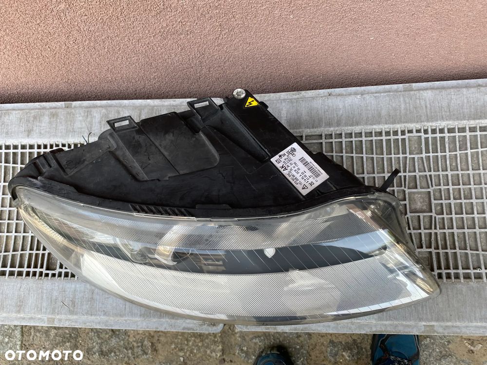 lampa audi a6 c6 bi xenon prawa EU cała - 3