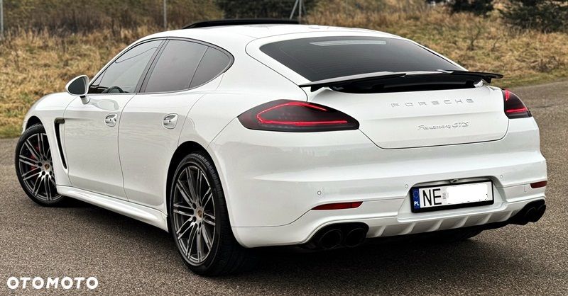 Porsche Panamera GTS PDK - 23