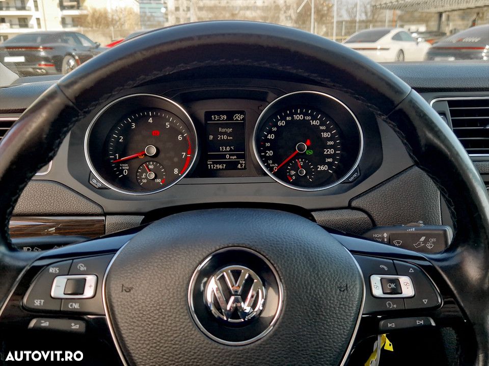 Volkswagen Jetta - 18
