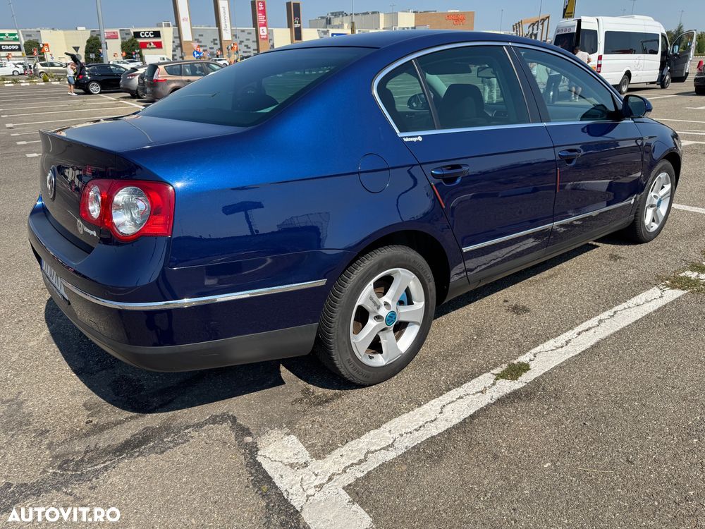 Volkswagen Passat 2.0 TDI DPF DSG Sportline - 4