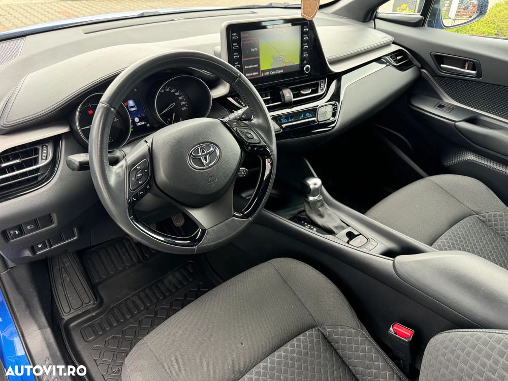 Toyota C-HR - 11
