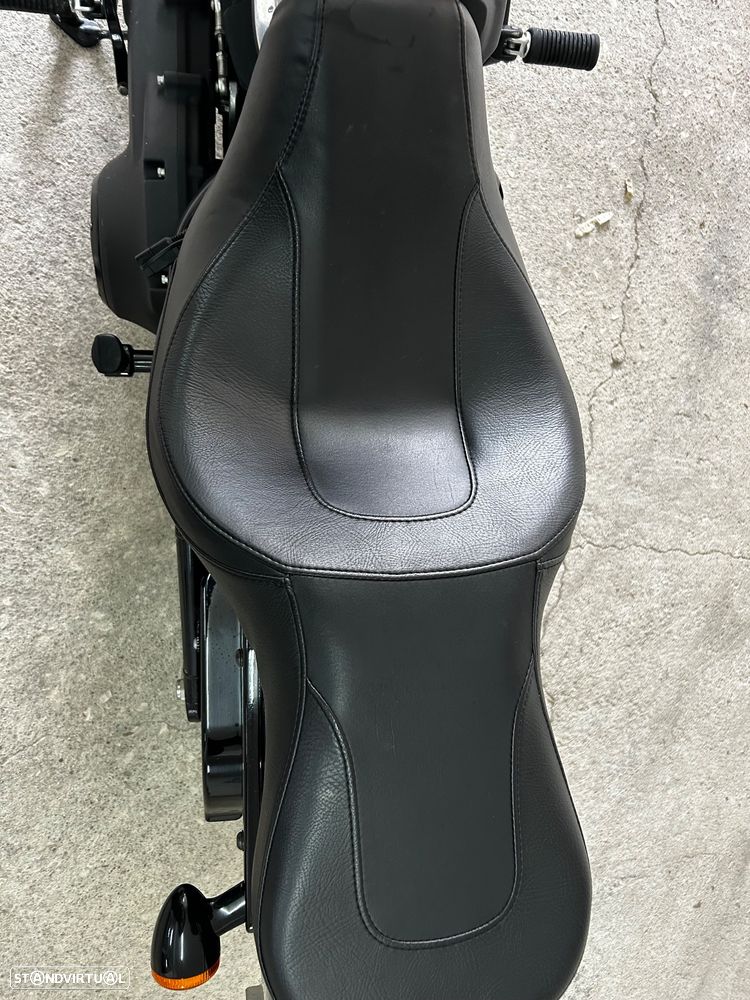 Harley-Davidson Softail Street Bob 2019 - 27