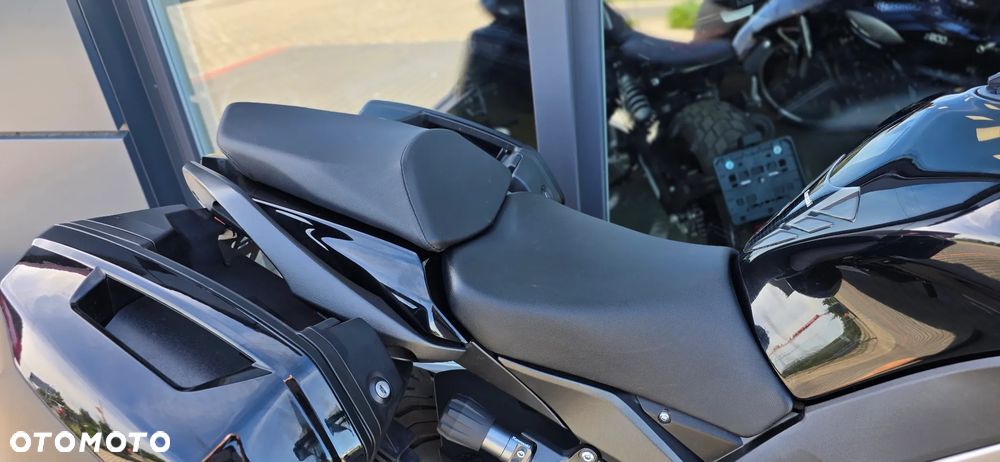 Kawasaki Ninja 1000 SX - 12