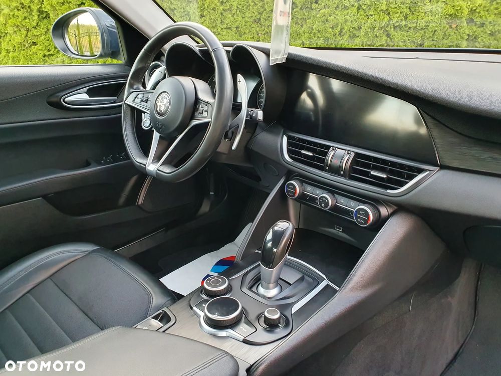 Alfa Romeo Giulia 2.2 Diesel AT8 Executive - 18