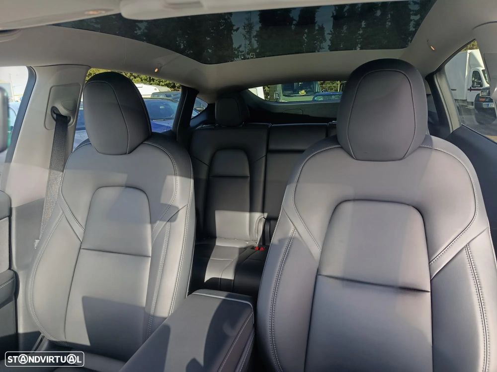 Tesla Model Y Long Range Dual Motor AWD - 16