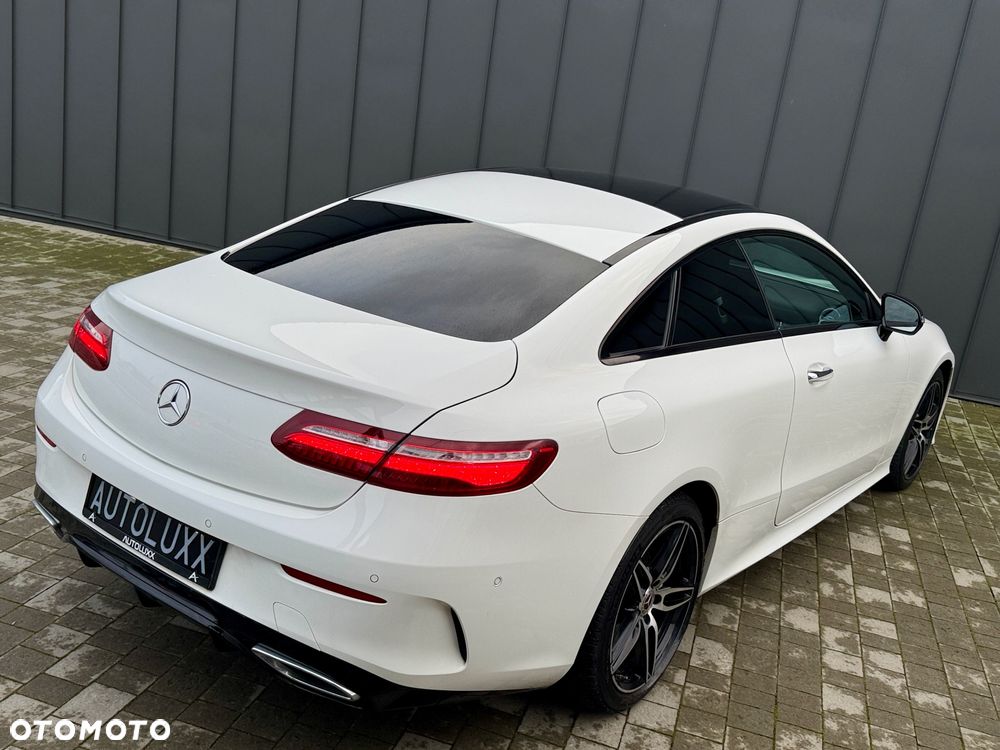 Mercedes-Benz Klasa E 220 d 4-Matic 9G-TRONIC - 11
