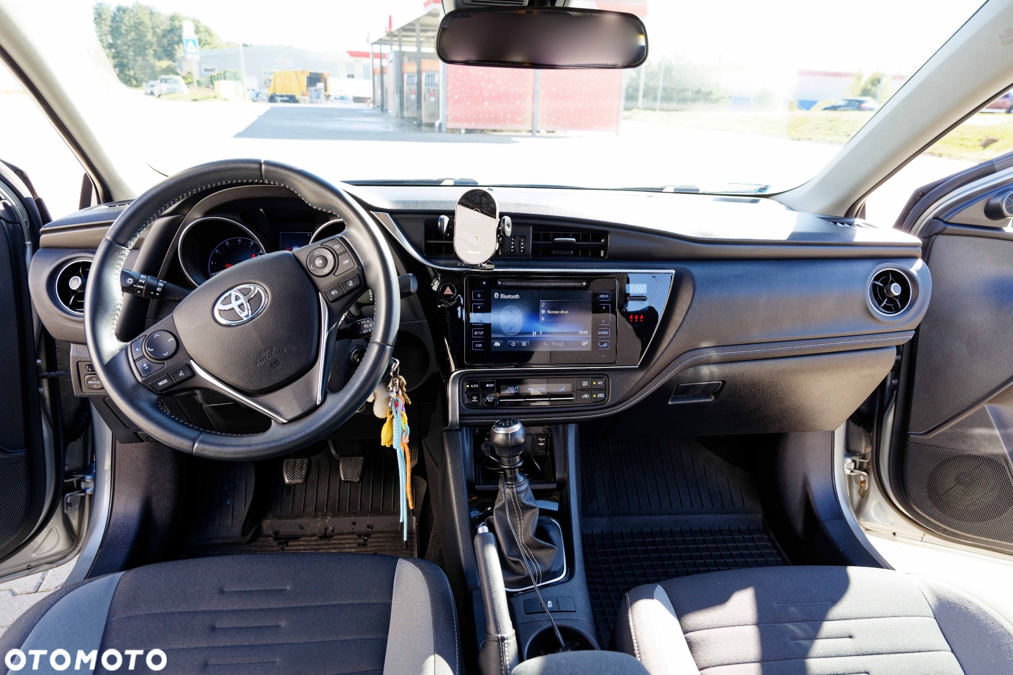 Toyota Auris 1.6 Premium - 11