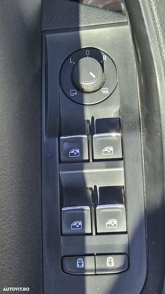 Skoda Superb 2.0 TDI DSG Premium Edition - 20