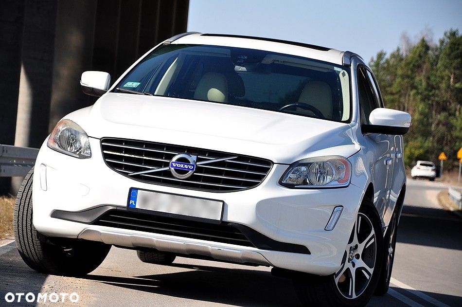 Volvo XC 60 T6 AWD Momentum - 2